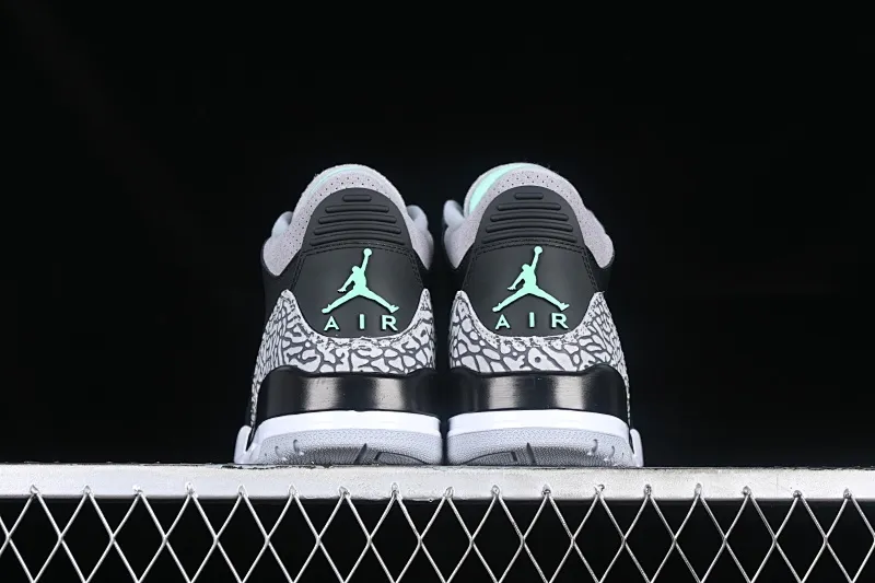 All categories Air Jordan Jordan series basketball shoes Air Jordan 3 L version Air Jordan 3 "Green Glow" AJ3 Joe 3 black and green CT8532-031